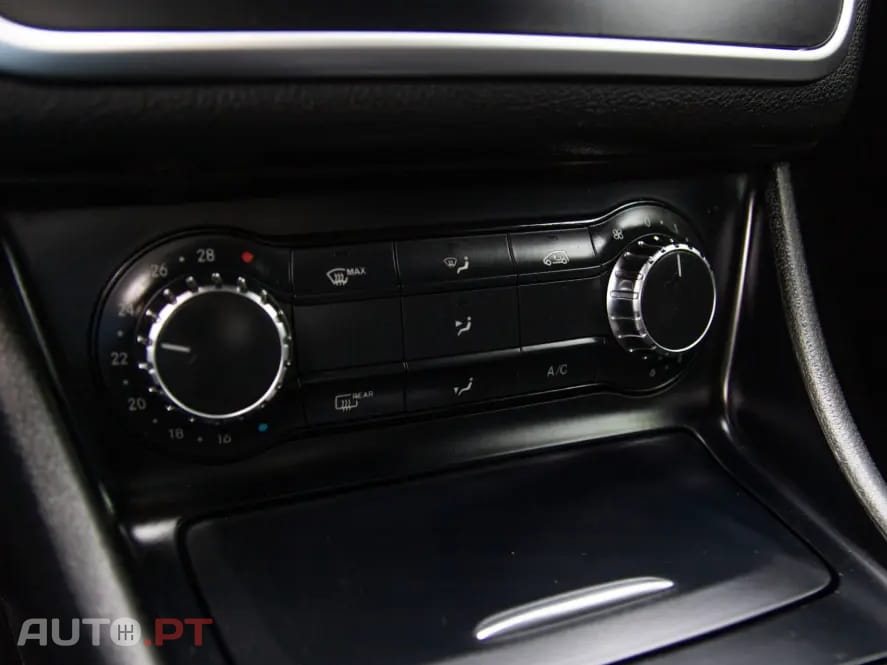 Mercedes-Benz CLA 220 CDI Urban Aut.