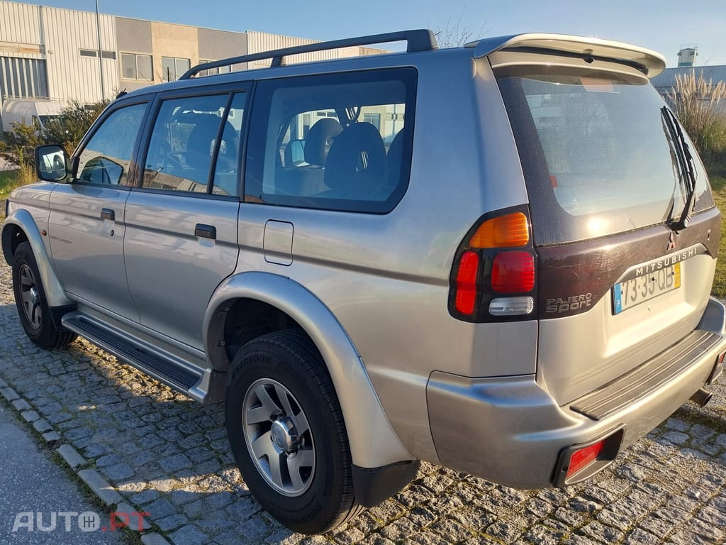 Mitsubishi Pajero Sport 2.5 TD GLS