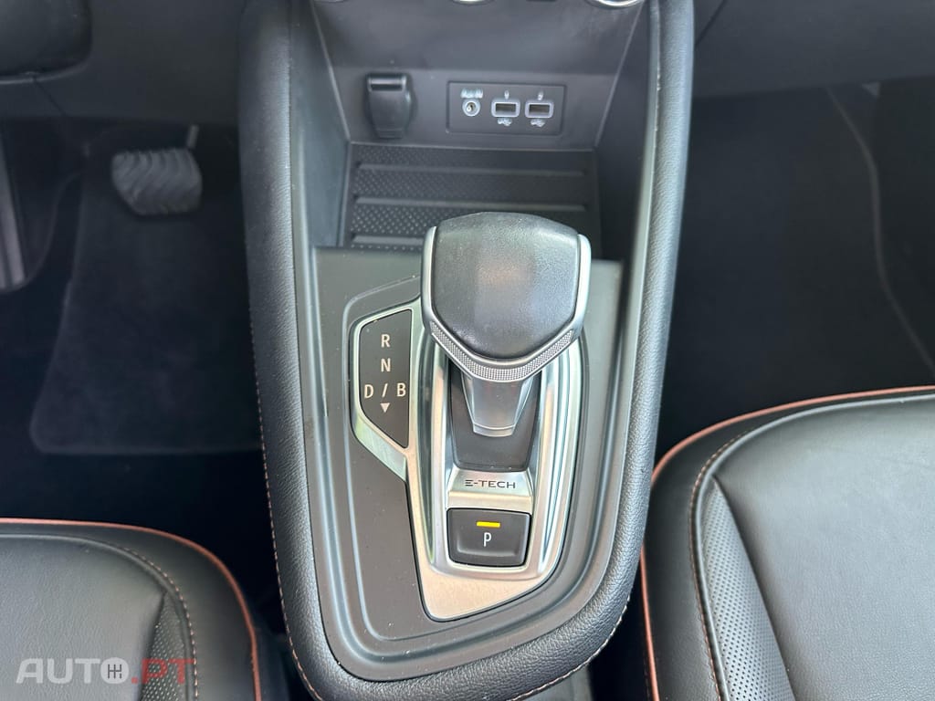Renault Captur 1.6 E-Tech Plug-In Initiale Paris