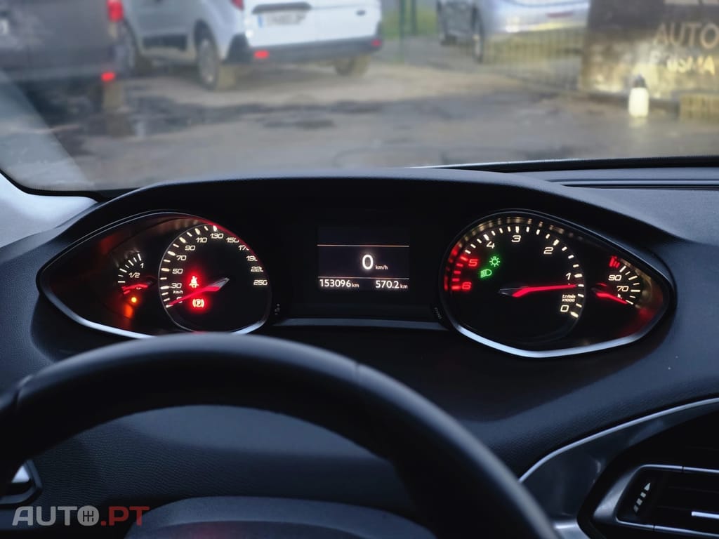 Peugeot 308 1.6 BlueHDi Allure J17