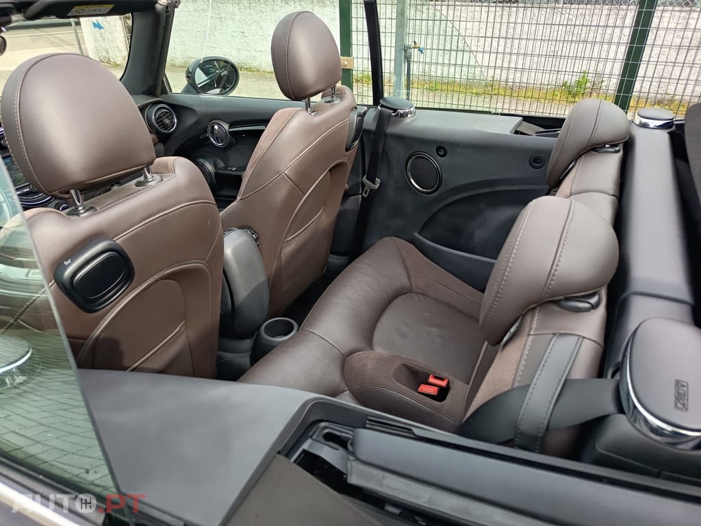 MINI Cabrio Cooper Premium Resolute Edition Auto