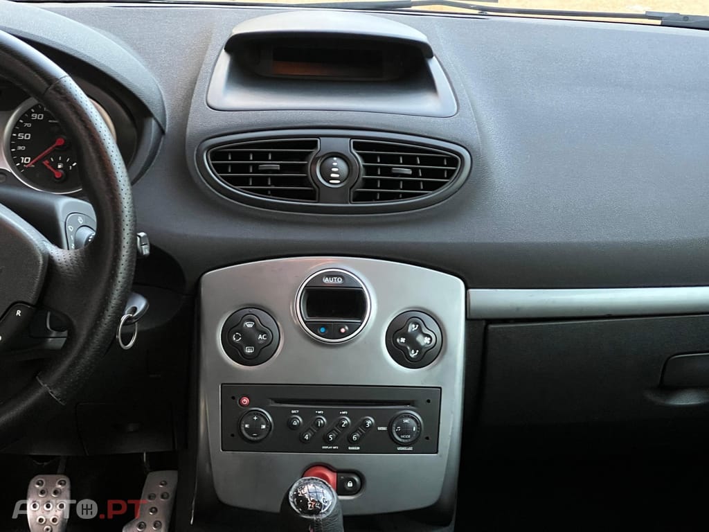 Renault Clio 2.0 16V Sport