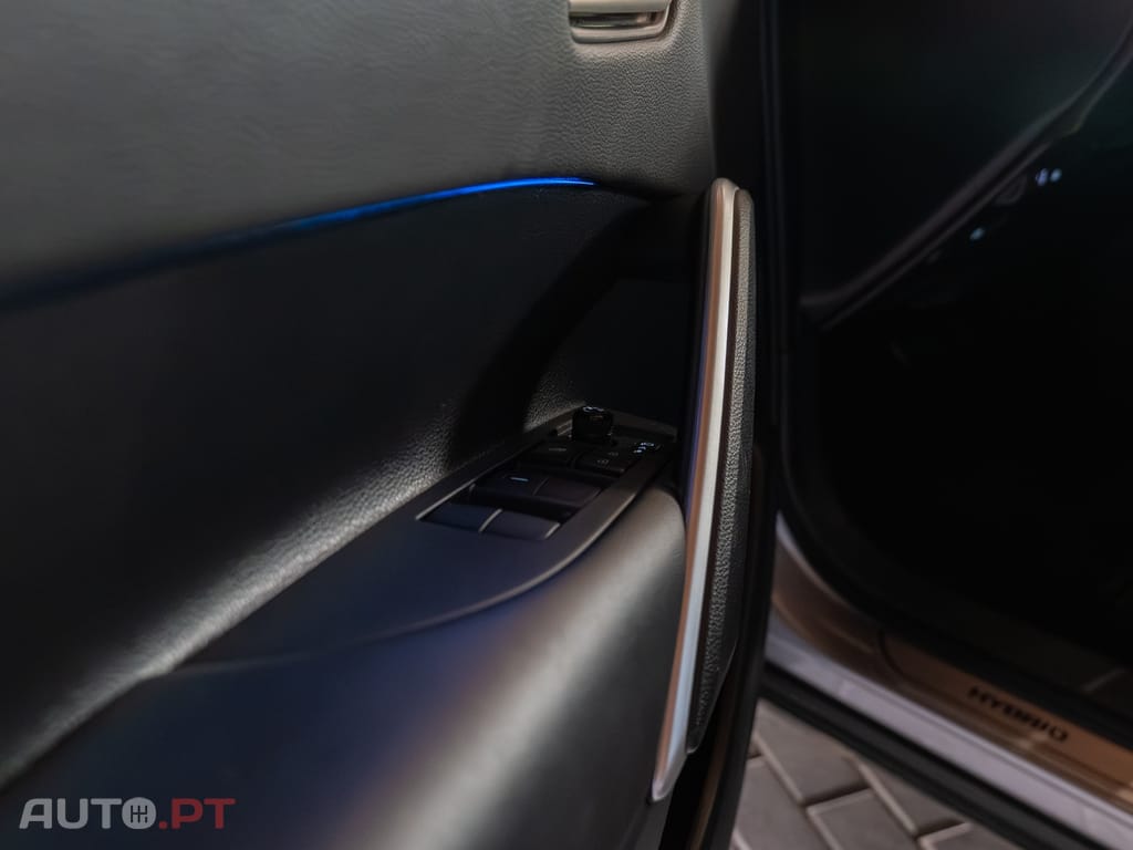 Toyota Corolla Cross 2.0 Hybrid Luxury