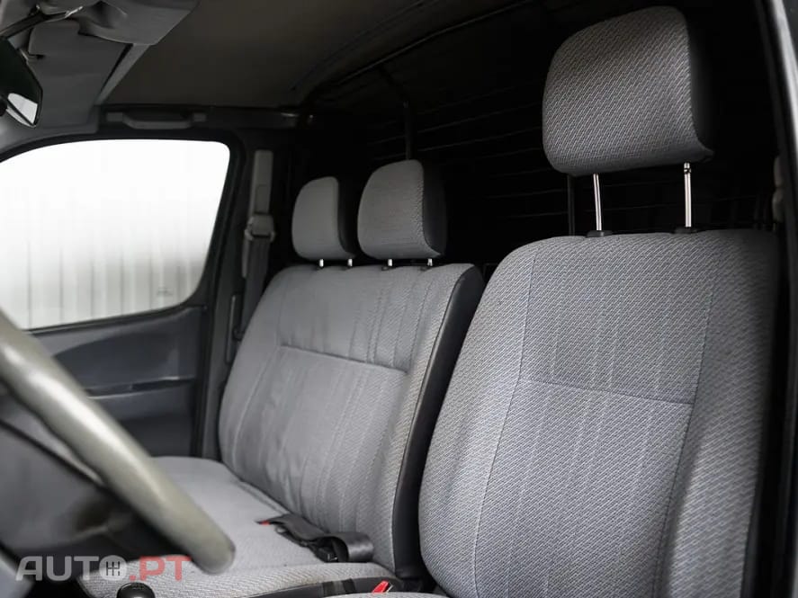 Toyota HiAce 2.4 D LXH12LG