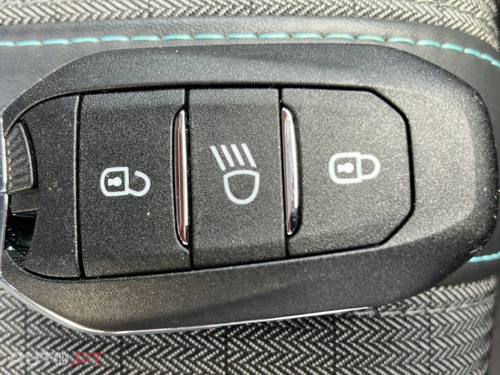 Peugeot E-208 50 KWh Allure Pack