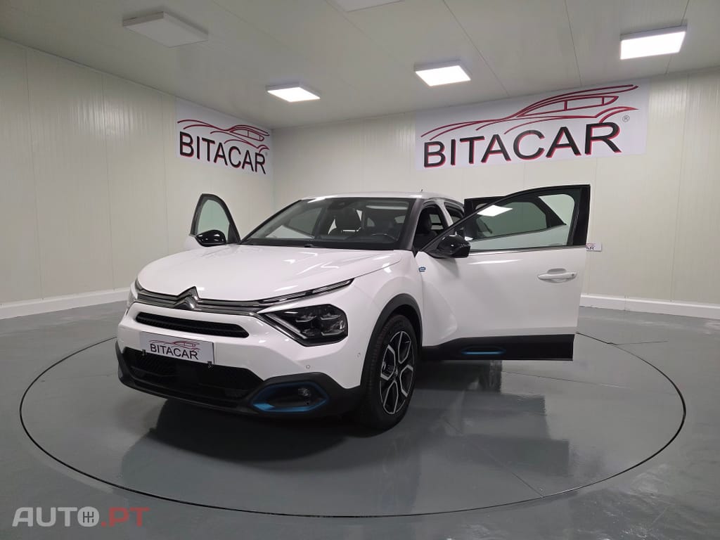 Citroën e-C4 50 kWh Shine — fotografia 12