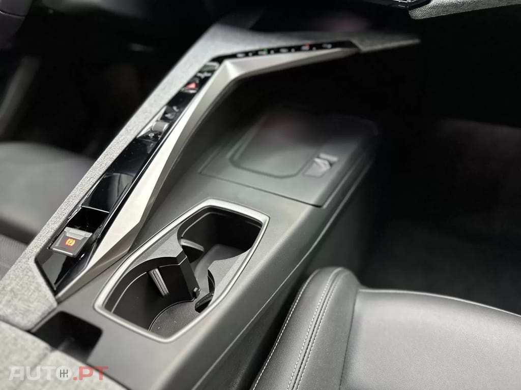 Peugeot 3008 1.2 Hybrid Allure Pack e-DCS6