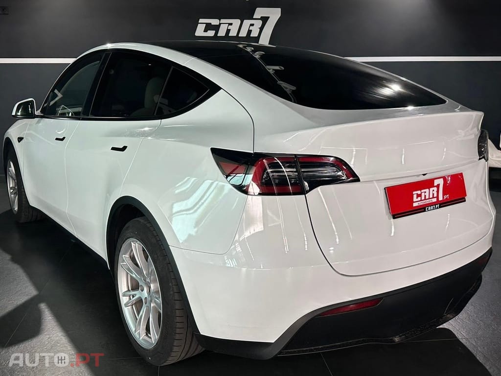 Tesla Model Y Standard RWD