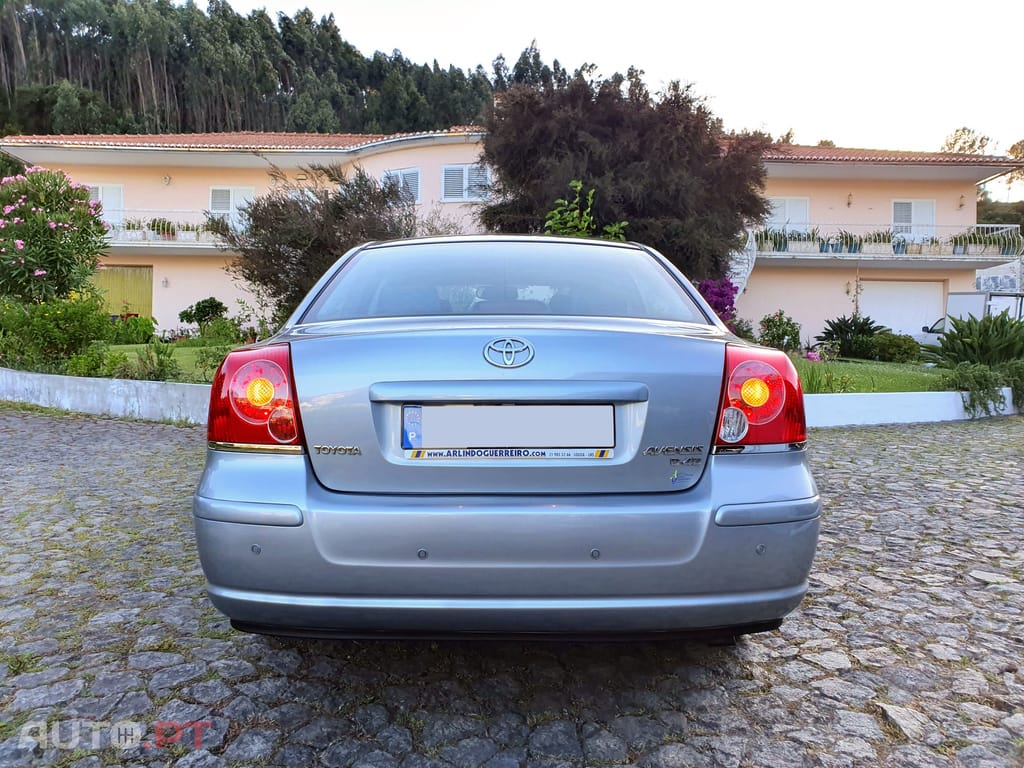 Toyota Avensis 2.0 D-4D Sol
