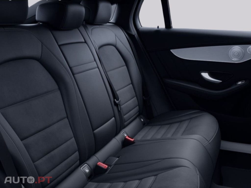 Mercedes-Benz GLC 300 I.V.A DEDUTÍVEL e 4M AMG