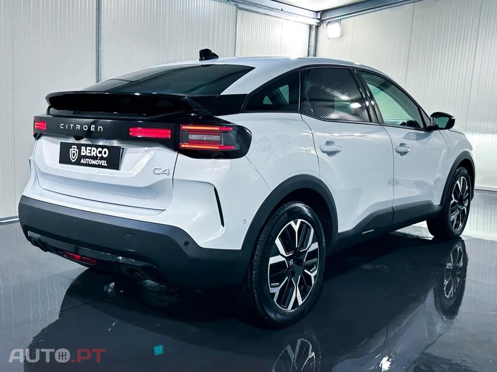 Citroen C4 PureTech 130 Stop&Start EAT8 SHINE