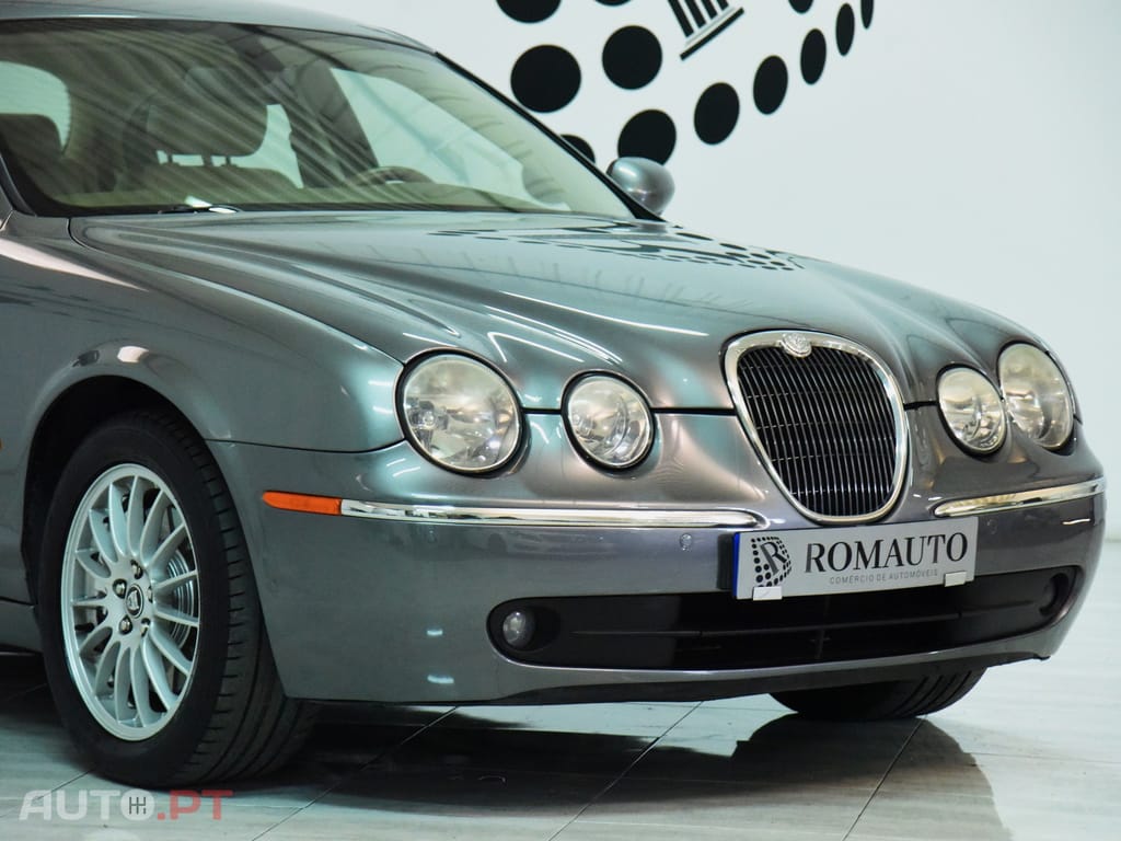 Jaguar S-Type 2.7 D V6 Executive Auto.