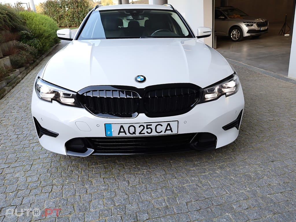 BMW 318 Touring Line Sport Auto