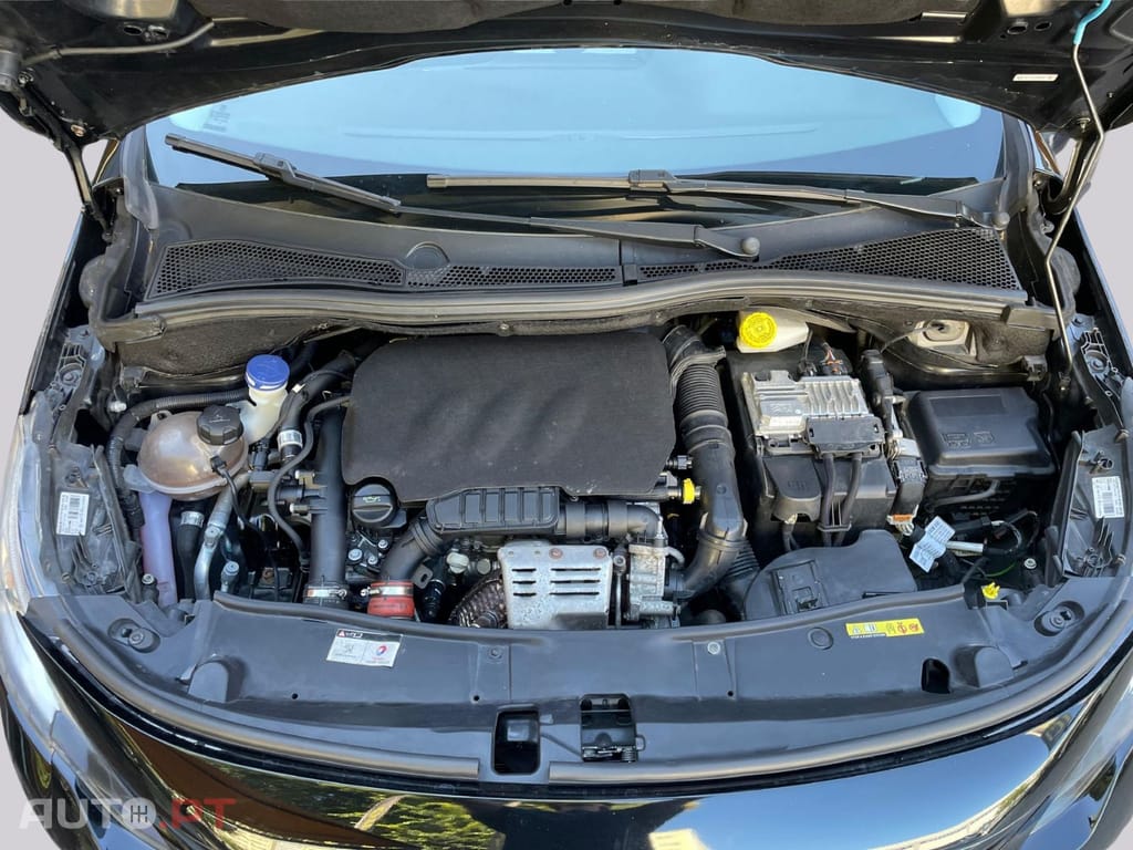 Peugeot 2008 1.2 e-THP GT Line