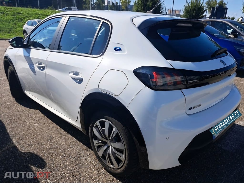 Peugeot E-208 50 kWh Active