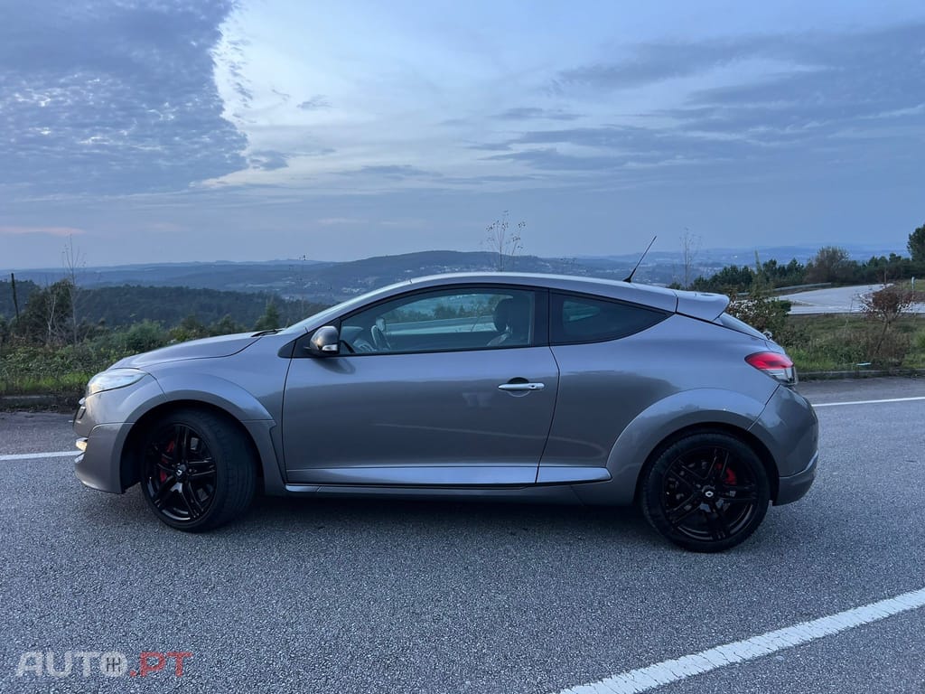 Renault Mégane Coupe 2.0 T 16V RS