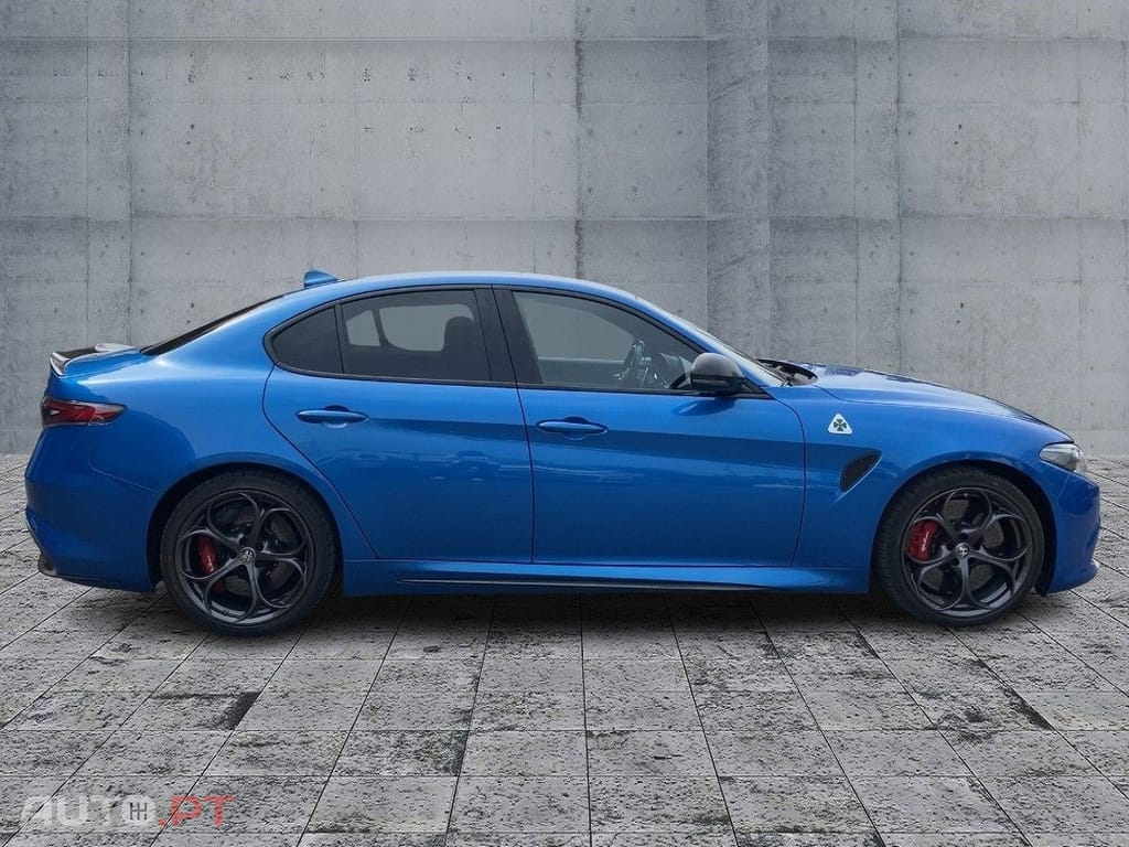Alfa Romeo Giulia 2.9 V6 Bi-Turbo AT8 Quadrifoglio