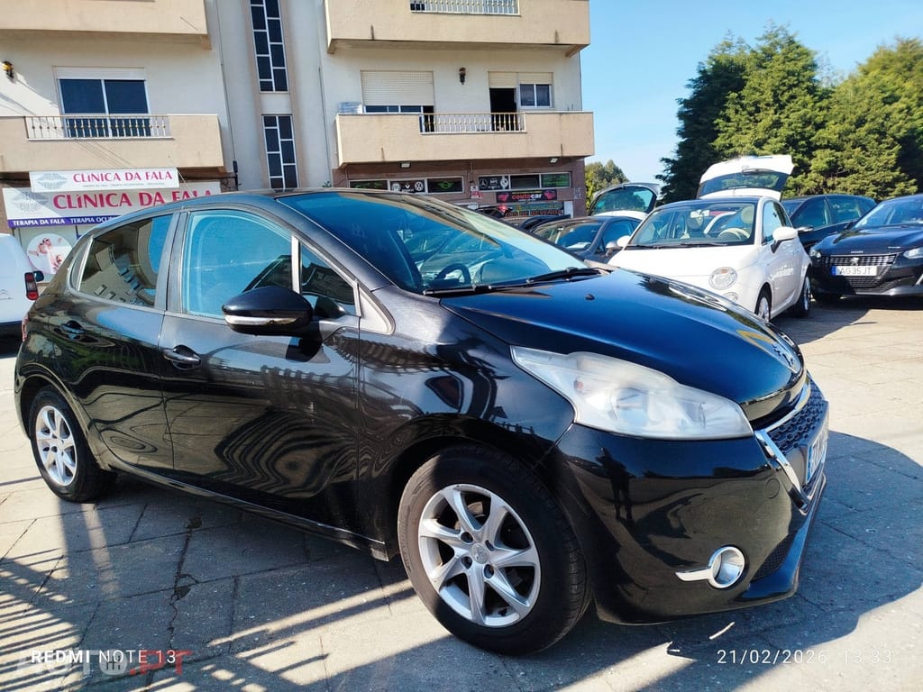 Peugeot 208 1.4 HDi Active — fotografia 2