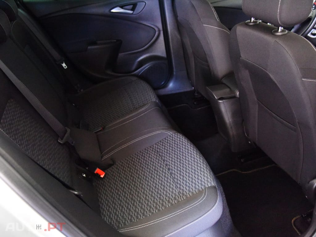 Opel Astra Sports Tourer 1.6CDTI BUSINESS EDITION