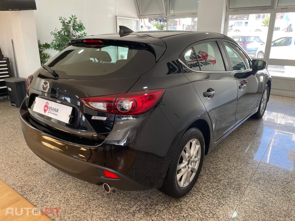 Mazda 3 1.5 Sky-D Evolve HS Navi — fotografia 4