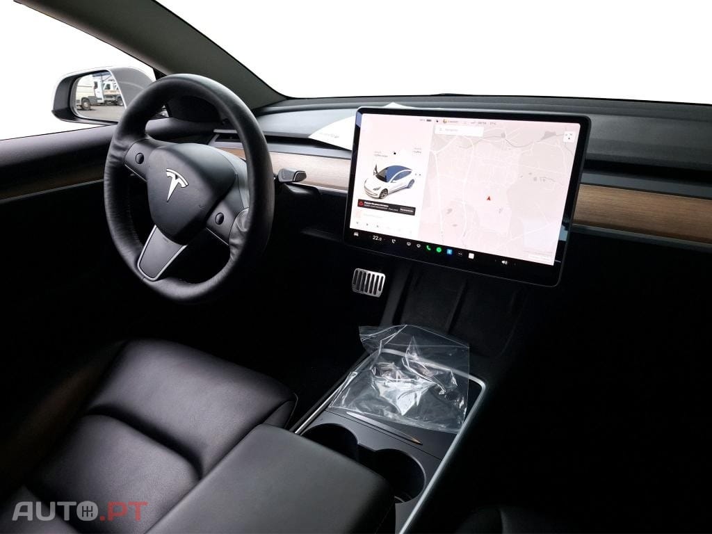 Tesla Model 3 RWD