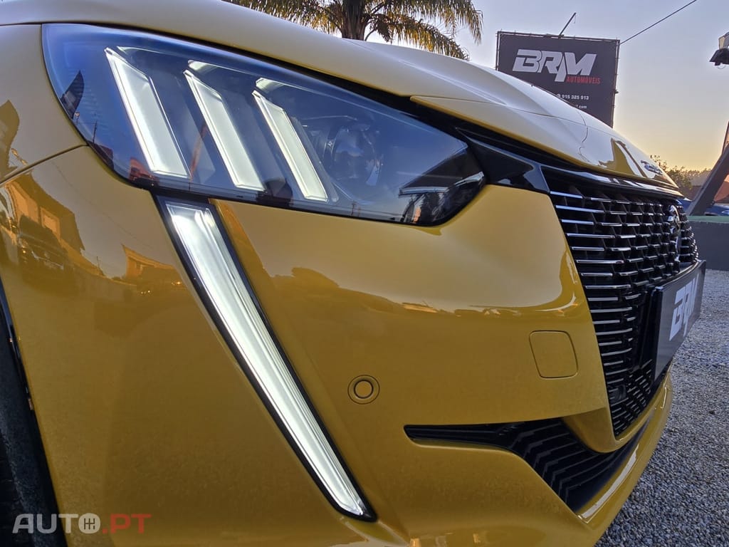 Peugeot 208 1.2 PureTech GT Line EAT8