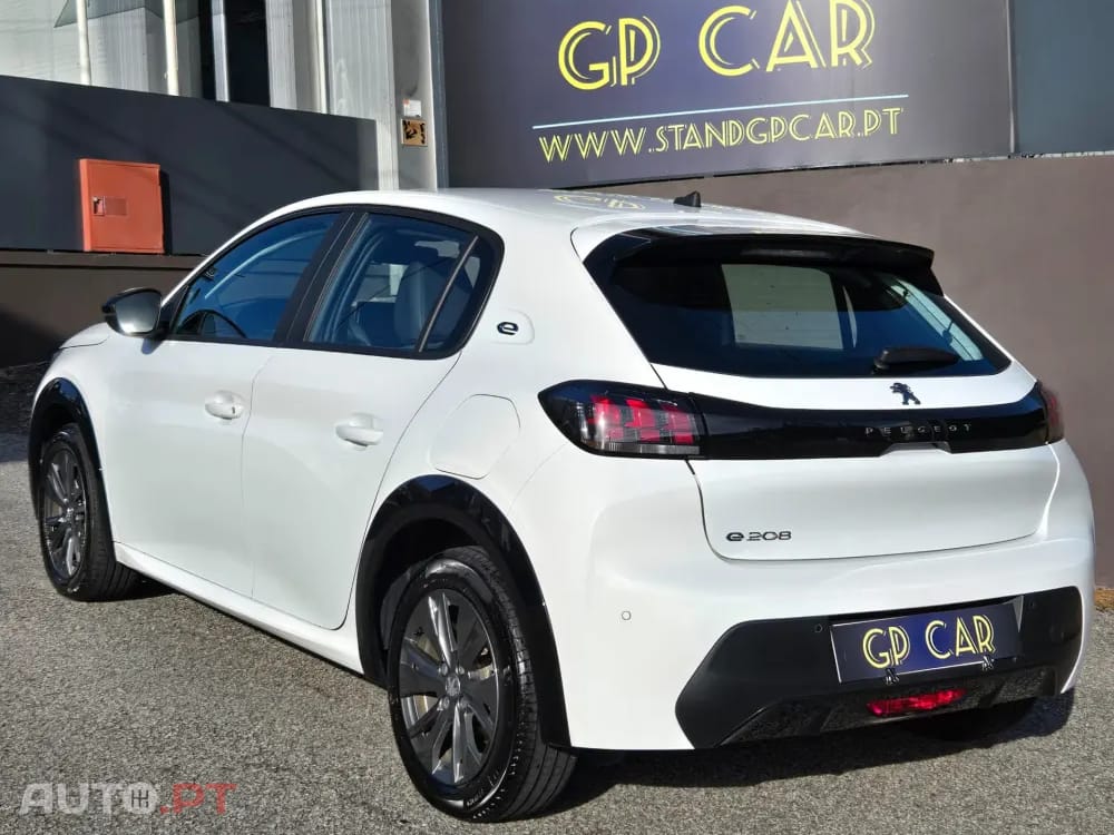 Peugeot E-208 50 kWh Allure ( COMERCIAL )