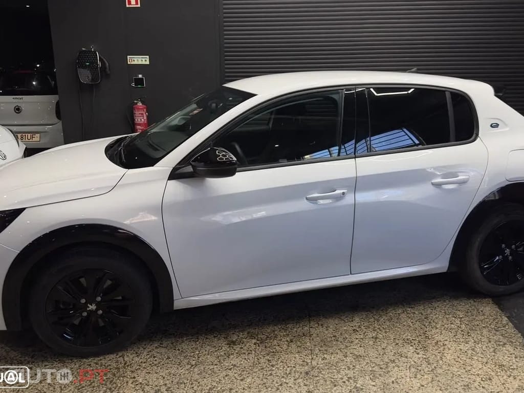 Peugeot E-208 50 kWh Allure
