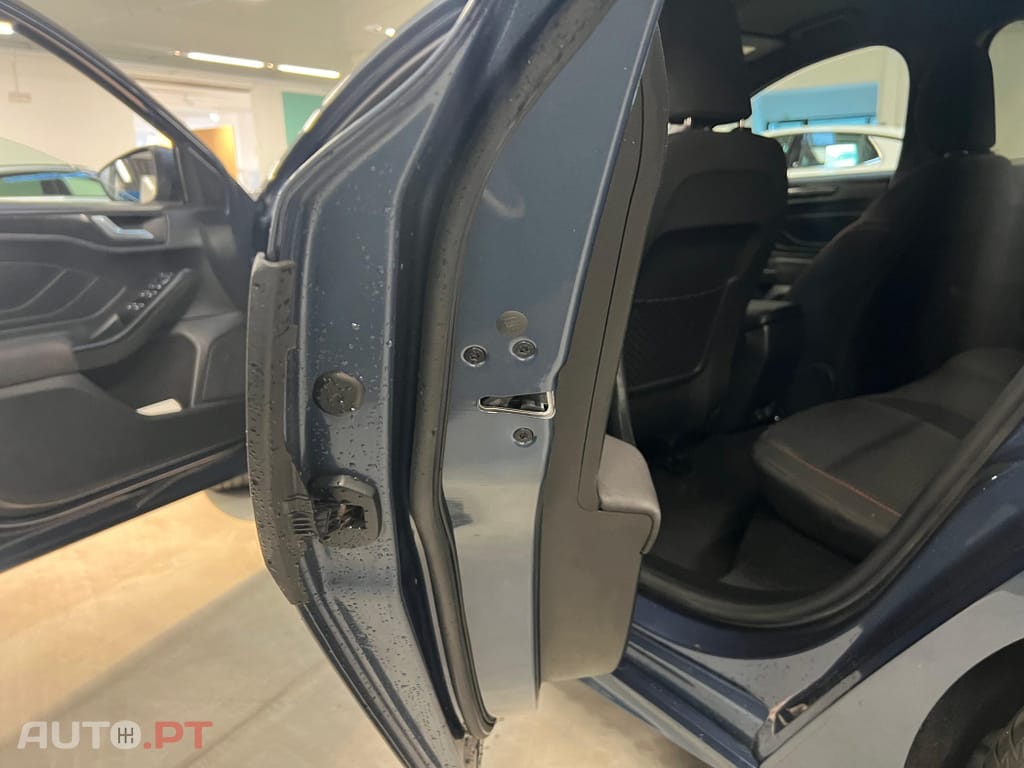 Ford Focus 1.0 EcoBoost MHEV ST-Line