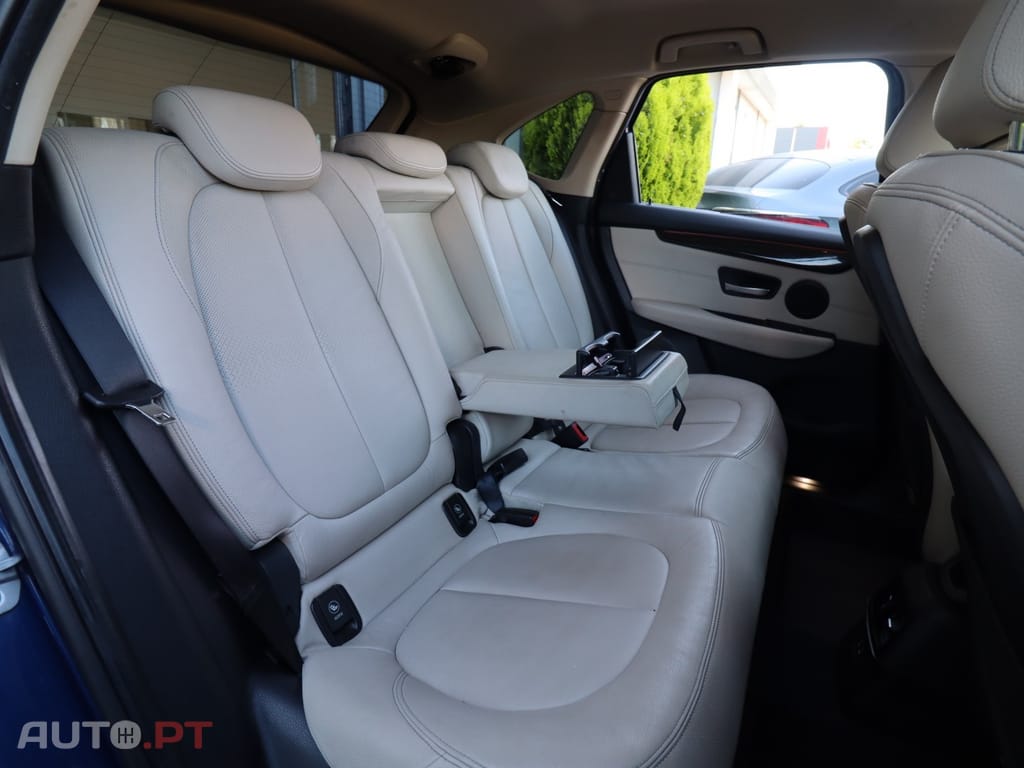 BMW 225 Line Luxury