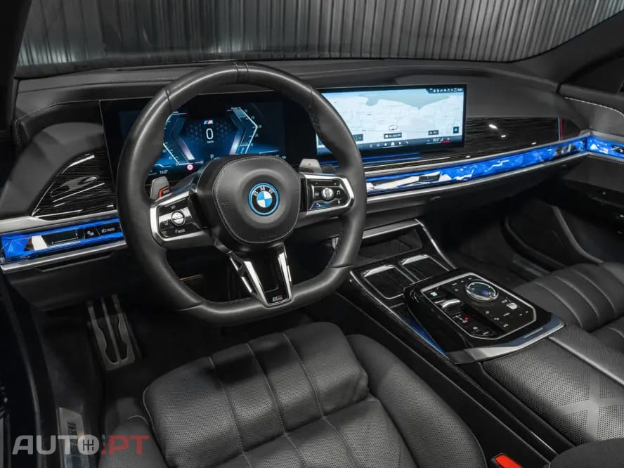 BMW 750 750e xDrive Pack Desportivo M