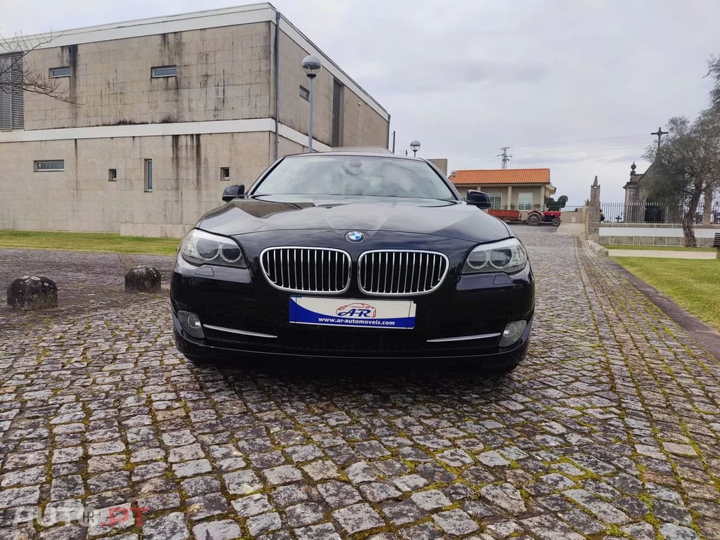 BMW 520 d Line Luxury Auto — fotografia 2