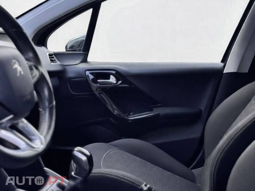 Peugeot 208 1.6 BlueHDi Style
