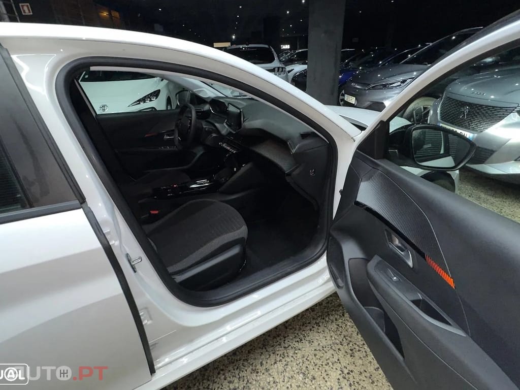 Peugeot E-208 50 kWh Style