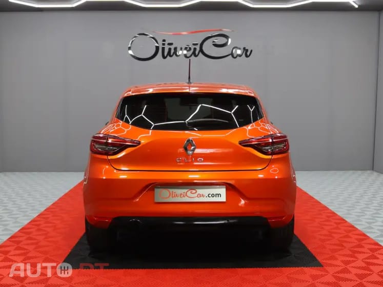 Renault Clio 1.5 Blue dCi Intens — fotografia 8
