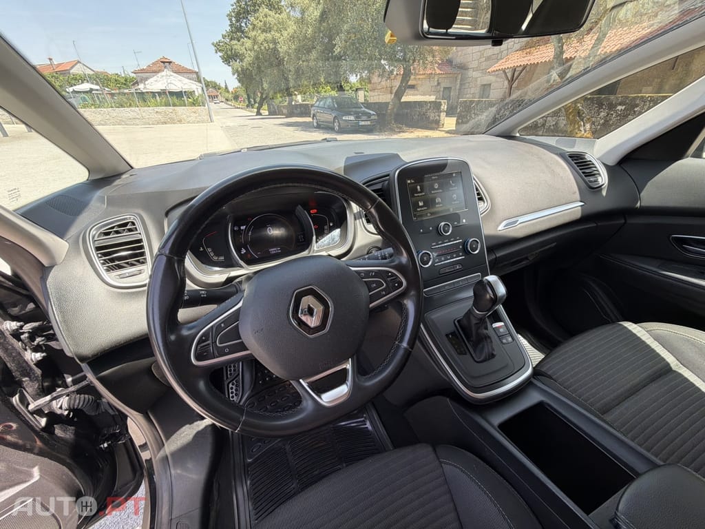 Renault Scénic dCi 110 EDC Dynamique