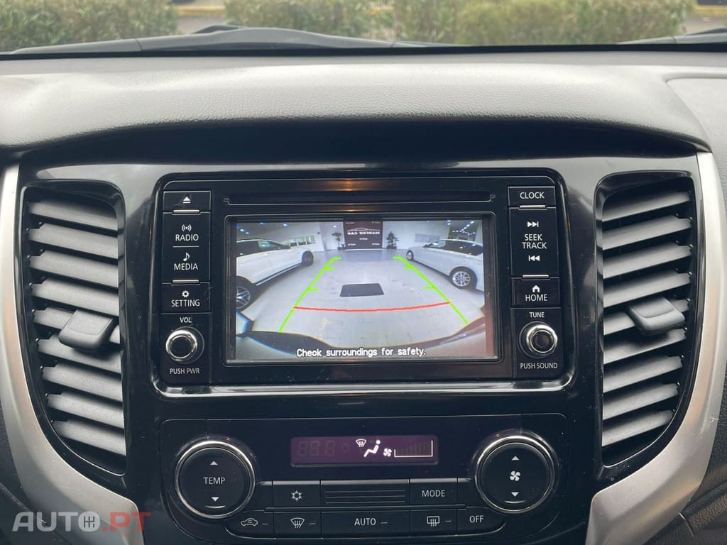 Mitsubishi L200 2.4 DI-D CD Instyle Sportb.Strakar 4WD