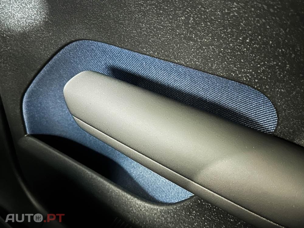 Volvo EX30 Single Motor Extended Range RWD Plus