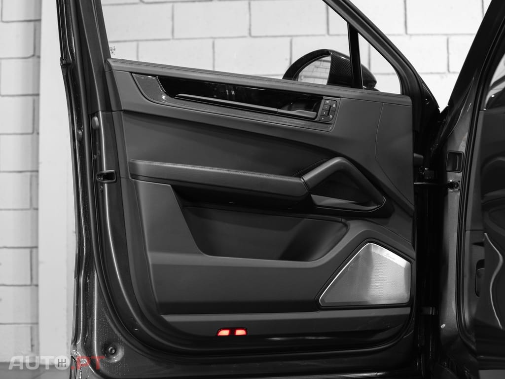 Porsche Cayenne Turbo E-Hybrid Pacote GT