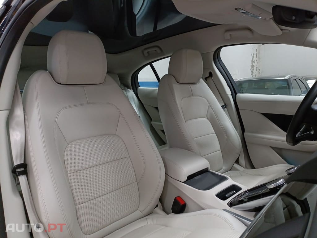 Jaguar I-Pace EV400 AWD SE