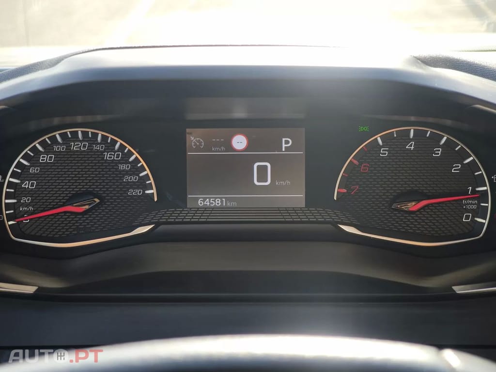 Peugeot 2008 PureTech 130 EAT8 Allure