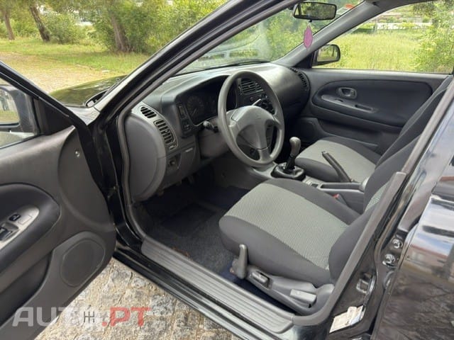Mitsubishi Lancer 1.3 GLX