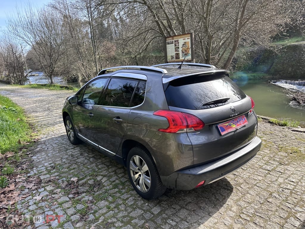 Peugeot 2008 PureTech 100 Allure