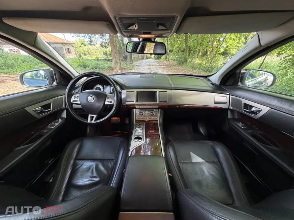 Jaguar XF 2.7 D V6 Premium Luxury