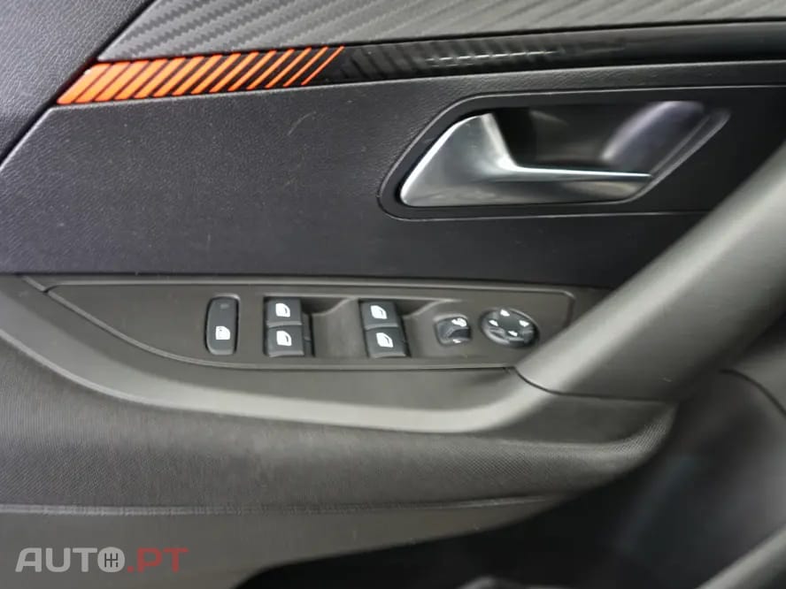 Peugeot 2008 PureTech 100 Style