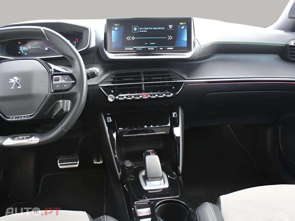 Peugeot E-2008 GT 