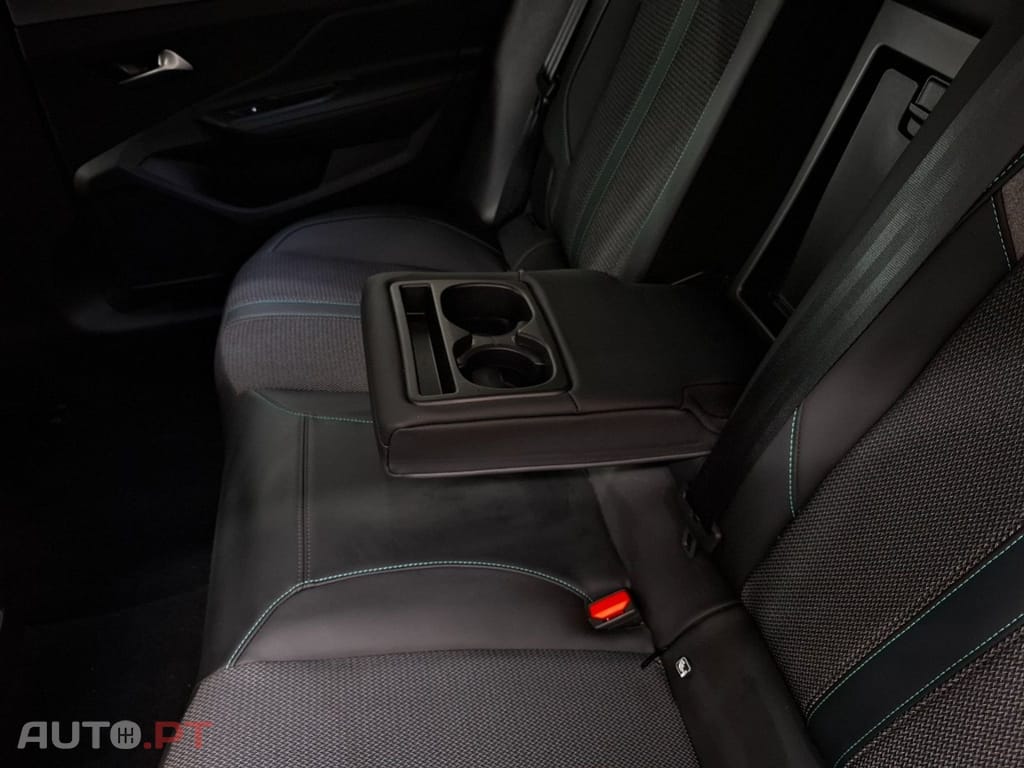 Peugeot 408 MHEV Allure