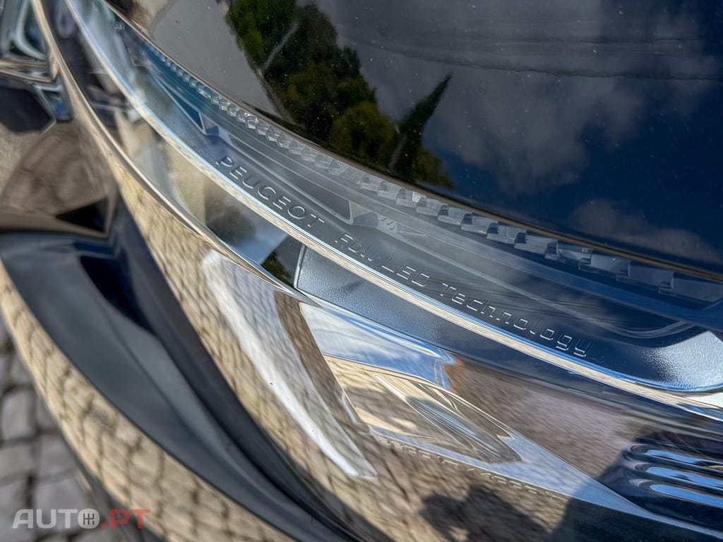Peugeot 3008 1.6 Hybrid Allure e-EAT8