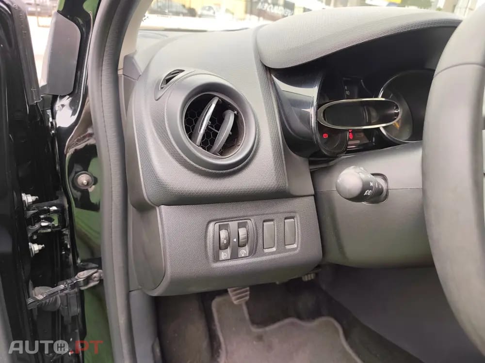 Renault Clio 1.2 16V Confort 130g