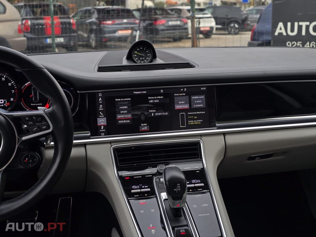 Porsche Panamera 4 E-Hybrid
